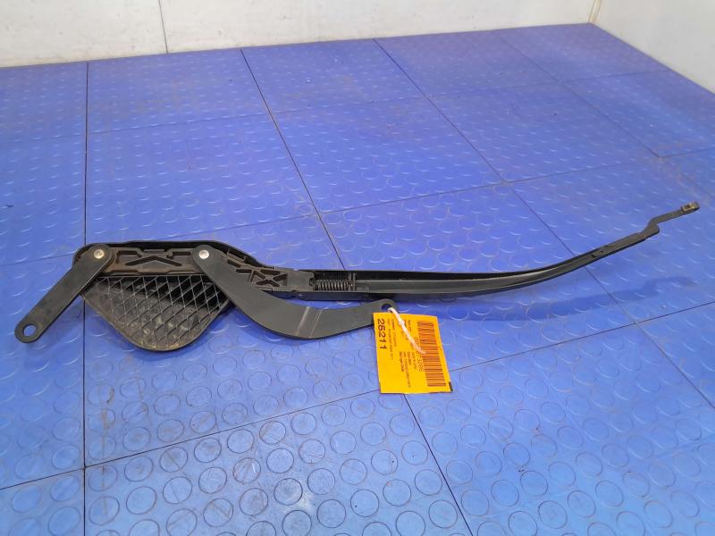 2011 Toyota Prius Wiper Arm