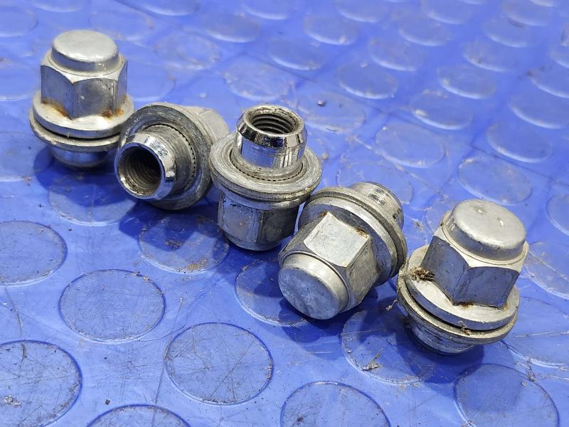2010 Lexus RX350 RX450H Lug Nuts