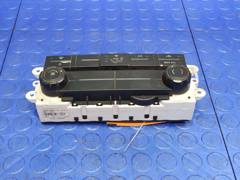 2012 Ford F-250 Super Duty Heater A/C Control