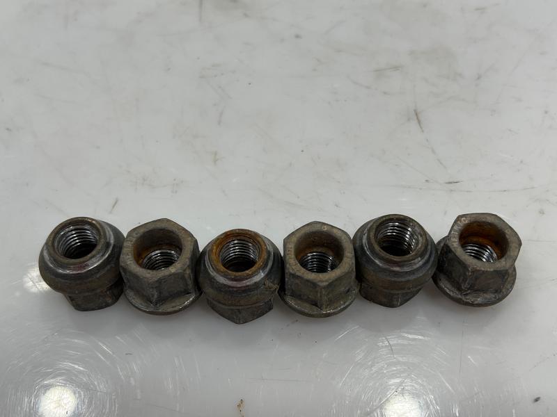 2004 Chevrolet Colorado Lug Nuts