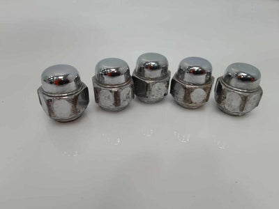 2015 Nissan Pathfinder Lug Nuts