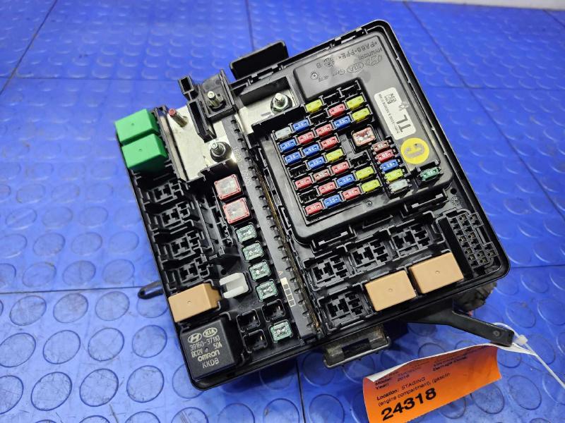 2016 Hyundai Tucson Engine Fuse Box