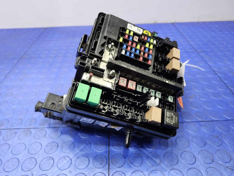 2016 Hyundai Tucson Engine Fuse Box