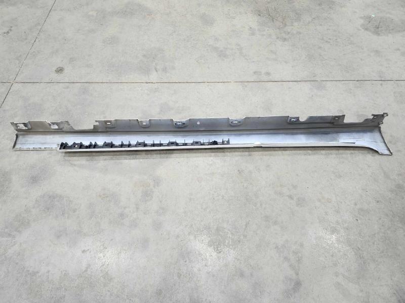 2016 BMW 528I Rocker Moulding