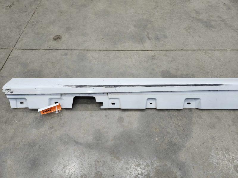 2016 BMW 528I Rocker Moulding
