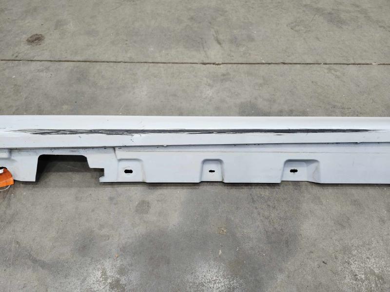 2016 BMW 528I Rocker Moulding
