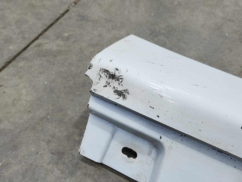 2016 BMW 528I Rocker Moulding