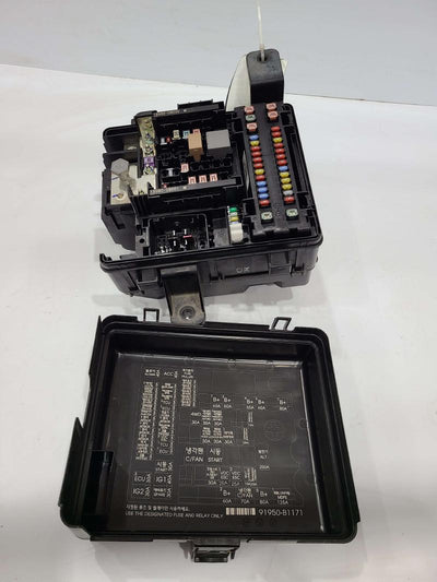 2015 Genesis Genesis Engine Fuse Box