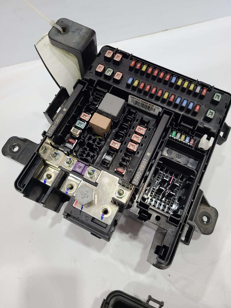 2015 Genesis Genesis Engine Fuse Box