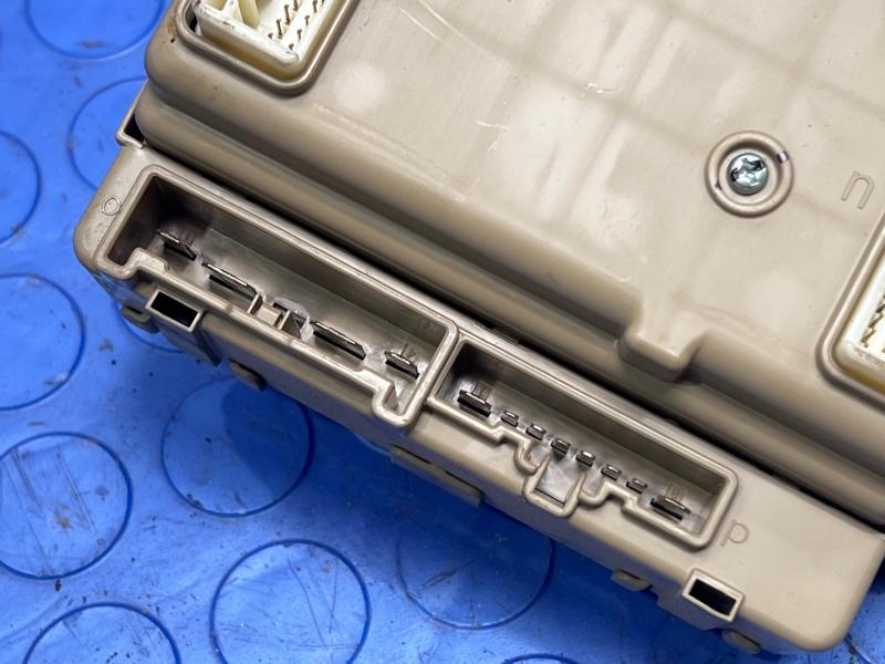 2017 Subaru Legacy Cabin Fuse Box
