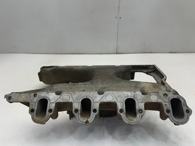 1997 Ford F-350 Intake Manifold
