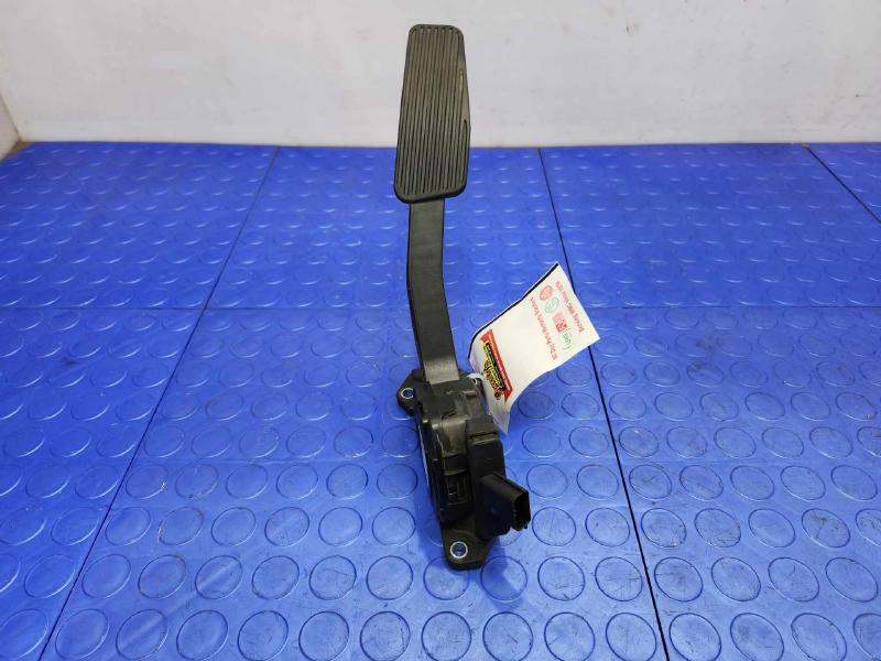 2009-2014 Volkswagen Routan Accelerator Pedal Assembly Genuine OEM 05281225AA
