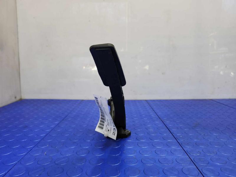 2009-2014 Volkswagen Routan Accelerator Pedal Assembly Genuine OEM 05281225AA