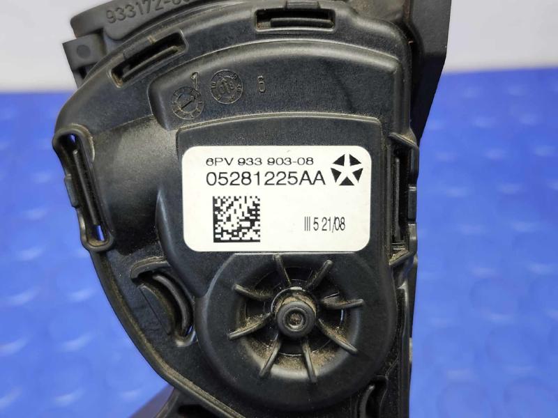 2009-2014 Volkswagen Routan Accelerator Pedal Assembly Genuine OEM 05281225AA