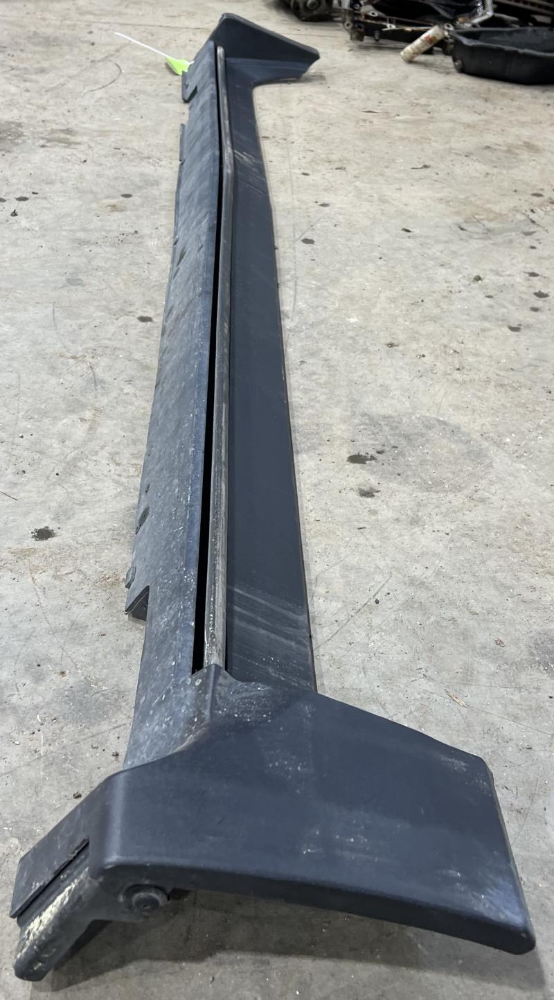 2018 Chevrolet Equinox Rocker Moulding