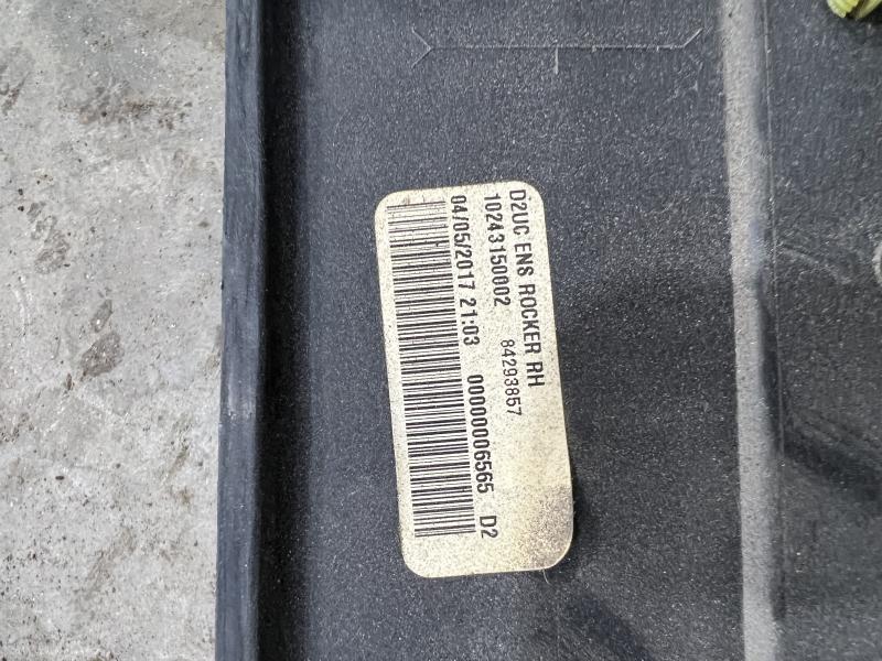 2018 Chevrolet Equinox Rocker Moulding