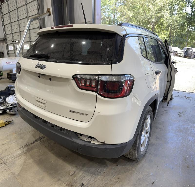 2018 Jeep Compass Front Door Latch