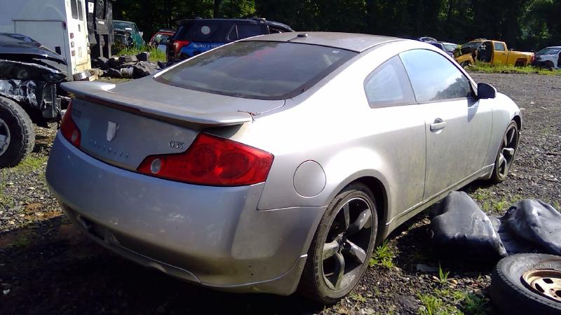 2005 Infiniti G35 Front Door