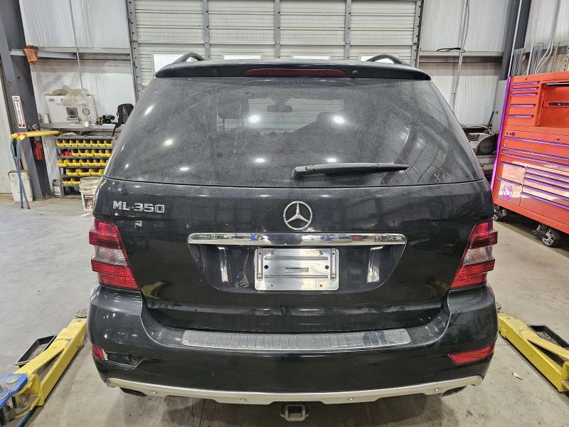 2010 Mercedes ML-Class Headrest