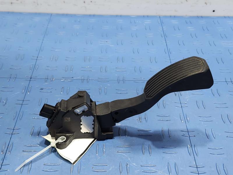 2013 Toyota Camry Pedal Assembly