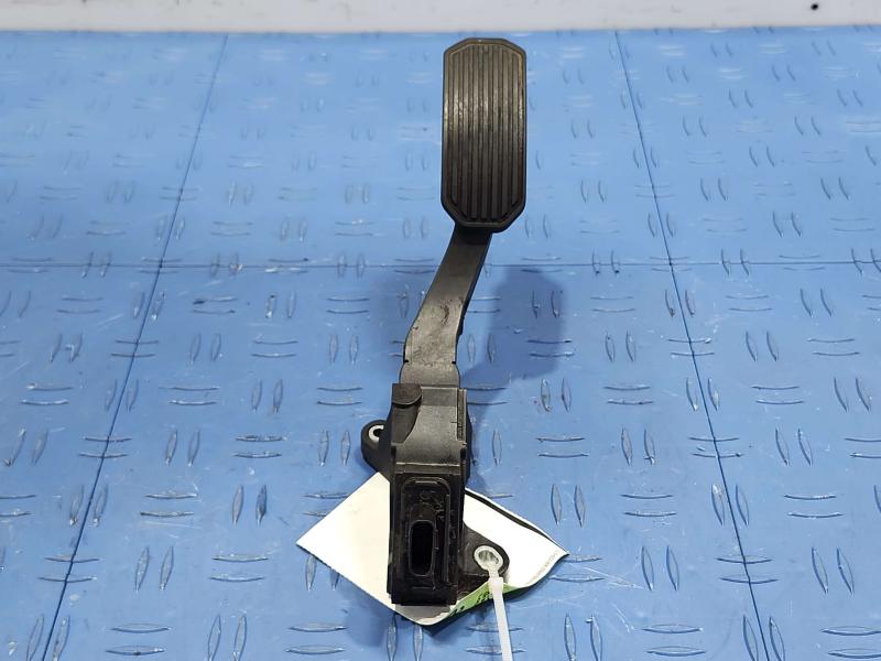 2013 Toyota Camry Pedal Assembly