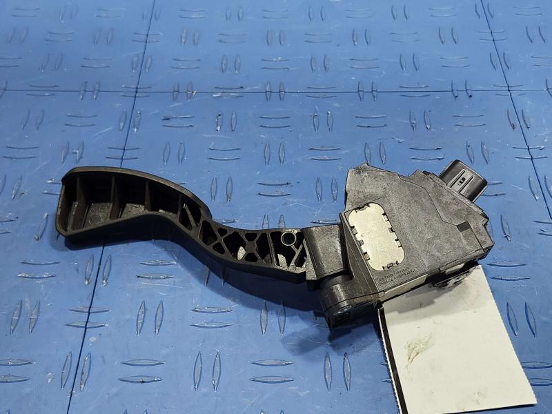 2013 Toyota Camry Pedal Assembly