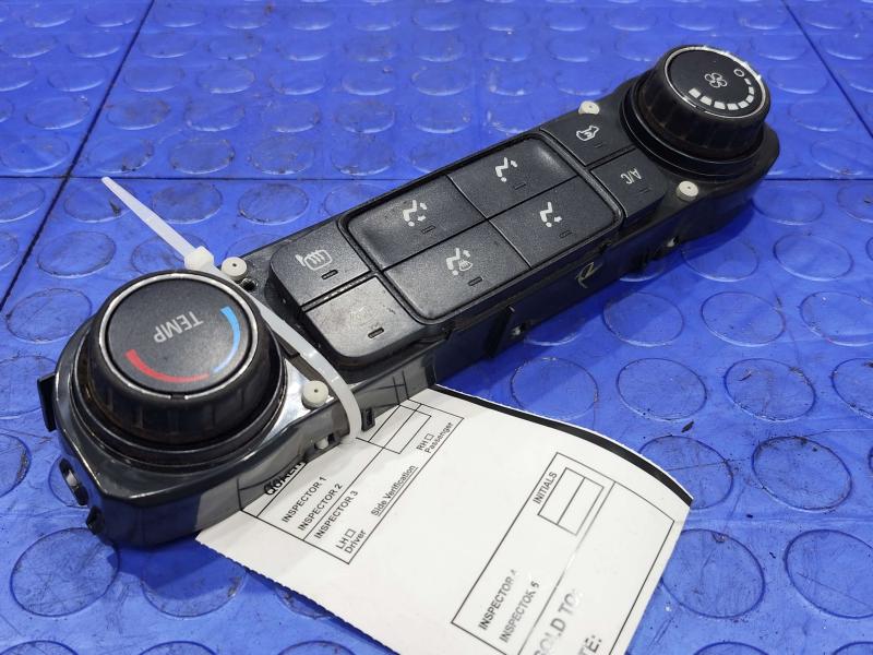 2017 Chevrolet Silverado 2500 Heater A/C Control
