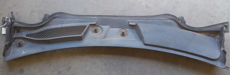 2014 - 2019 Mercedes Benz CLA250 Cowl Panel Cover Grille Air Inlet OEM 1768300013