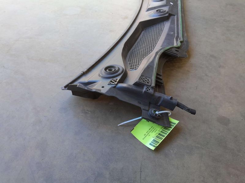 2014 - 2019 Mercedes Benz CLA250 Cowl Panel Cover Grille Air Inlet OEM 1768300013