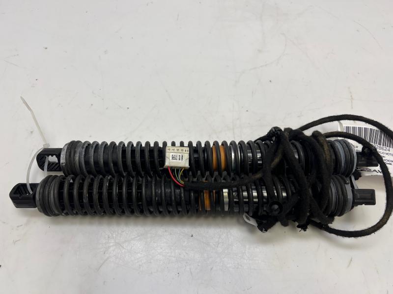 2011 BMW 750i Decklid Motor