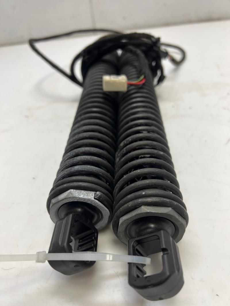 2011 BMW 750i Decklid Motor