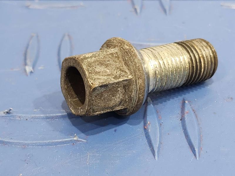 2012 Audi TT Lug Nuts