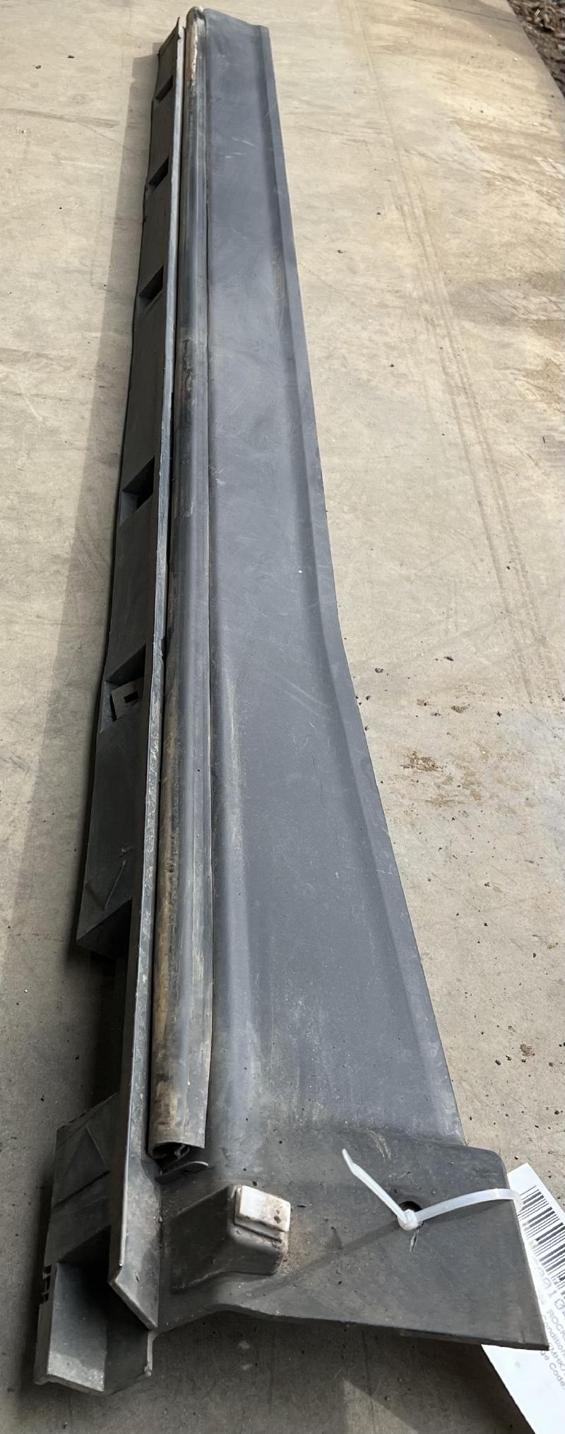 2011 Ford Explorer Rocker Moulding