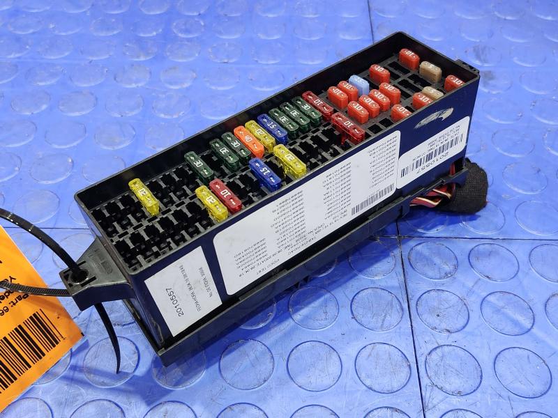 2018 Volkswagen Passat Cabin Fuse Box Relay Junction Block Genuine OEM