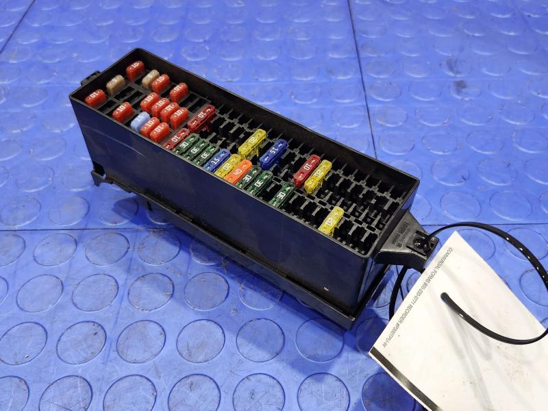 2018 Volkswagen Passat Cabin Fuse Box Relay Junction Block Genuine OEM