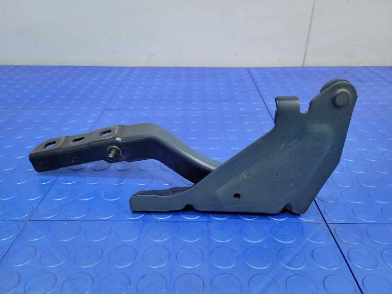 2014 Jeep Cherokee Hood Hinge