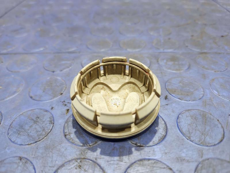 2007 Dodge Grand Caravan Center Cap