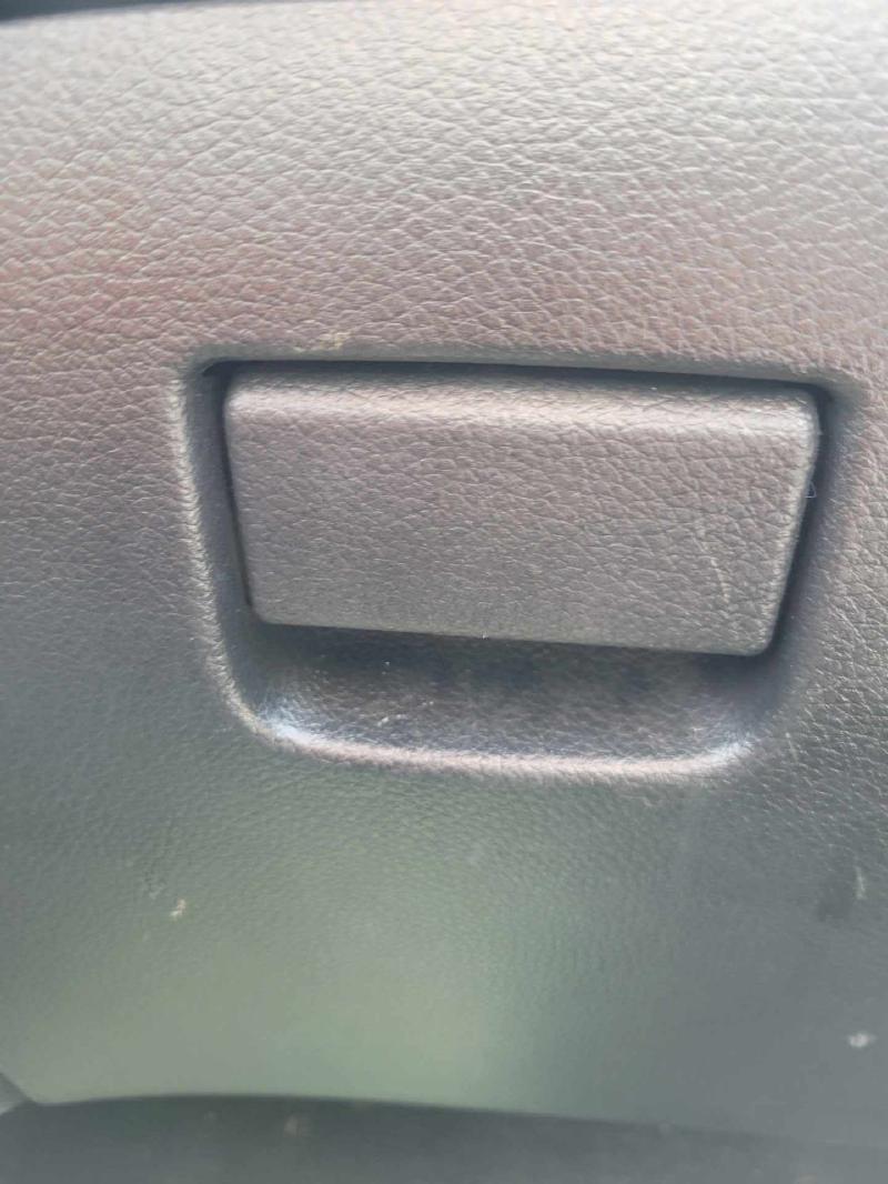 2015 Nissan Rogue Glove Box
