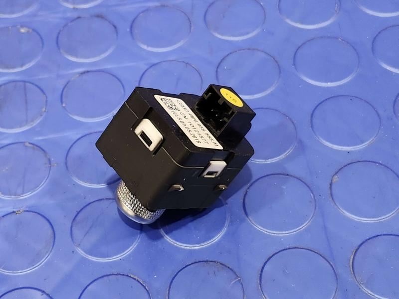 2018 Audi Q7 Door Switch Front