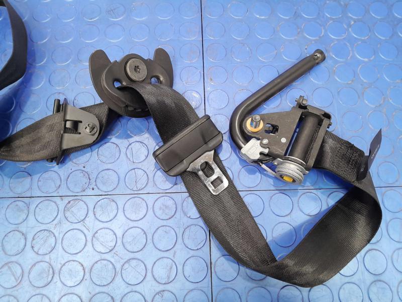 2018 Jaguar XE Front Seat Belt