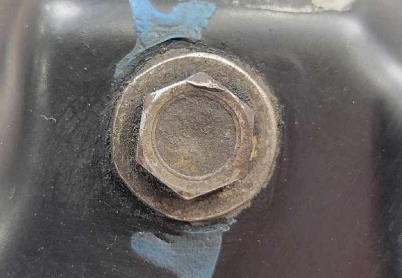 2005 Toyota RAV4 Oil Pan