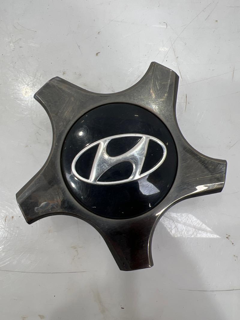 2011 - 2014 Hyundai Veloster Alloy Wheel Center Cap OEM 52960-2V300
