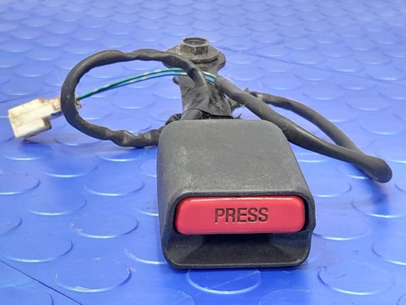 2015 Nissan Versa Front Seat Belt