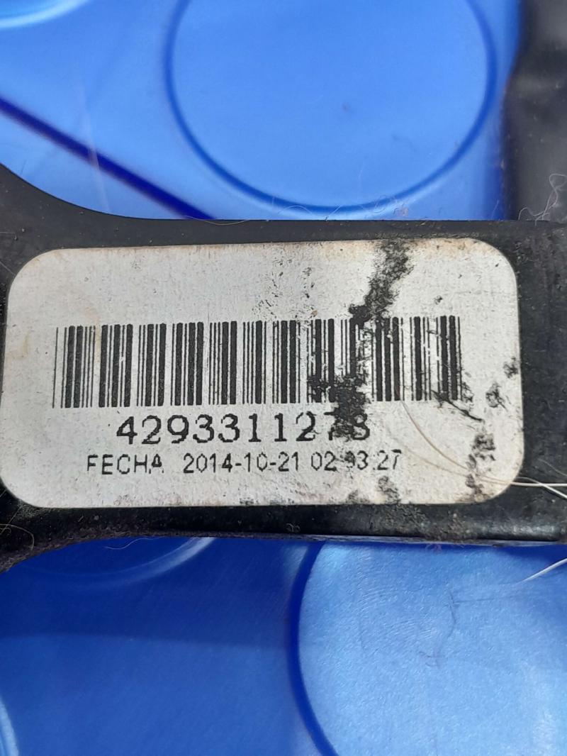 2015 Nissan Versa Front Seat Belt