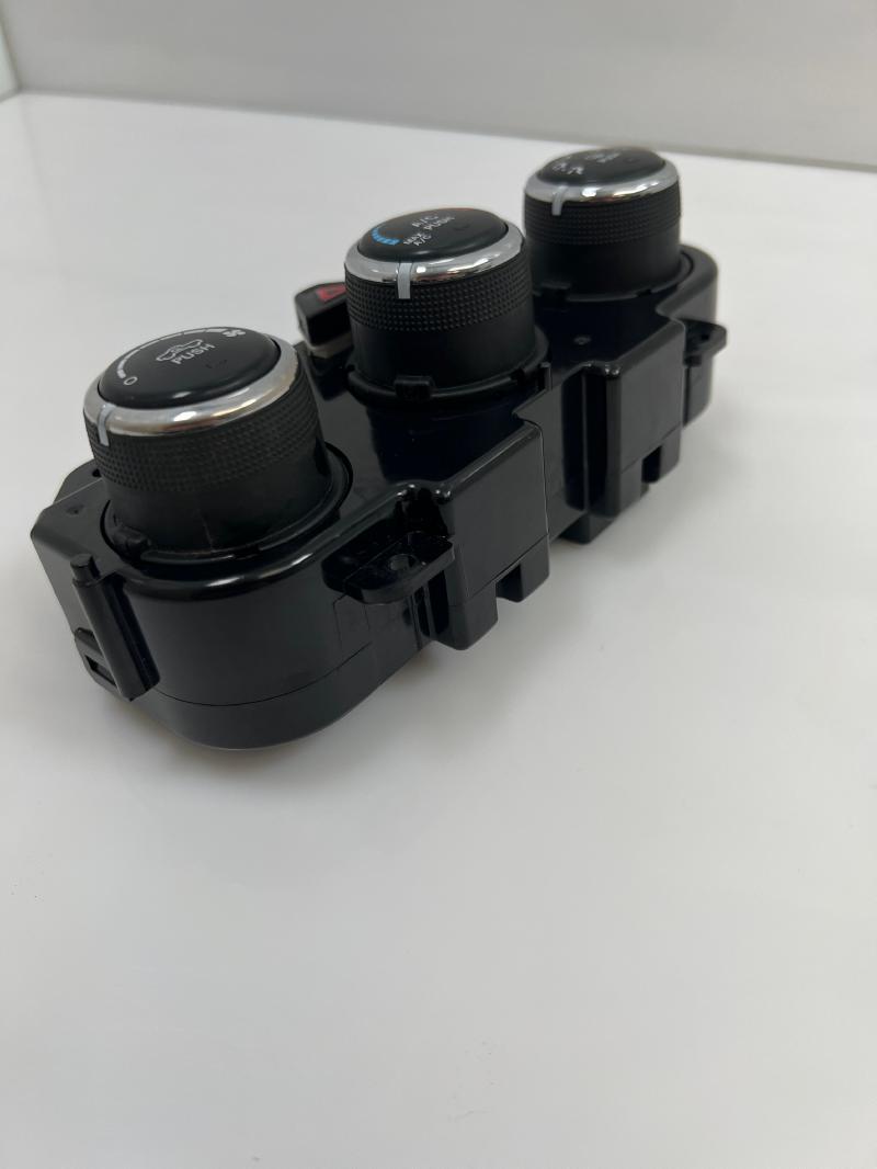 2015 - 2018 Dodge Ram 1500 Temperature Climate Controls OEM 68236776AB