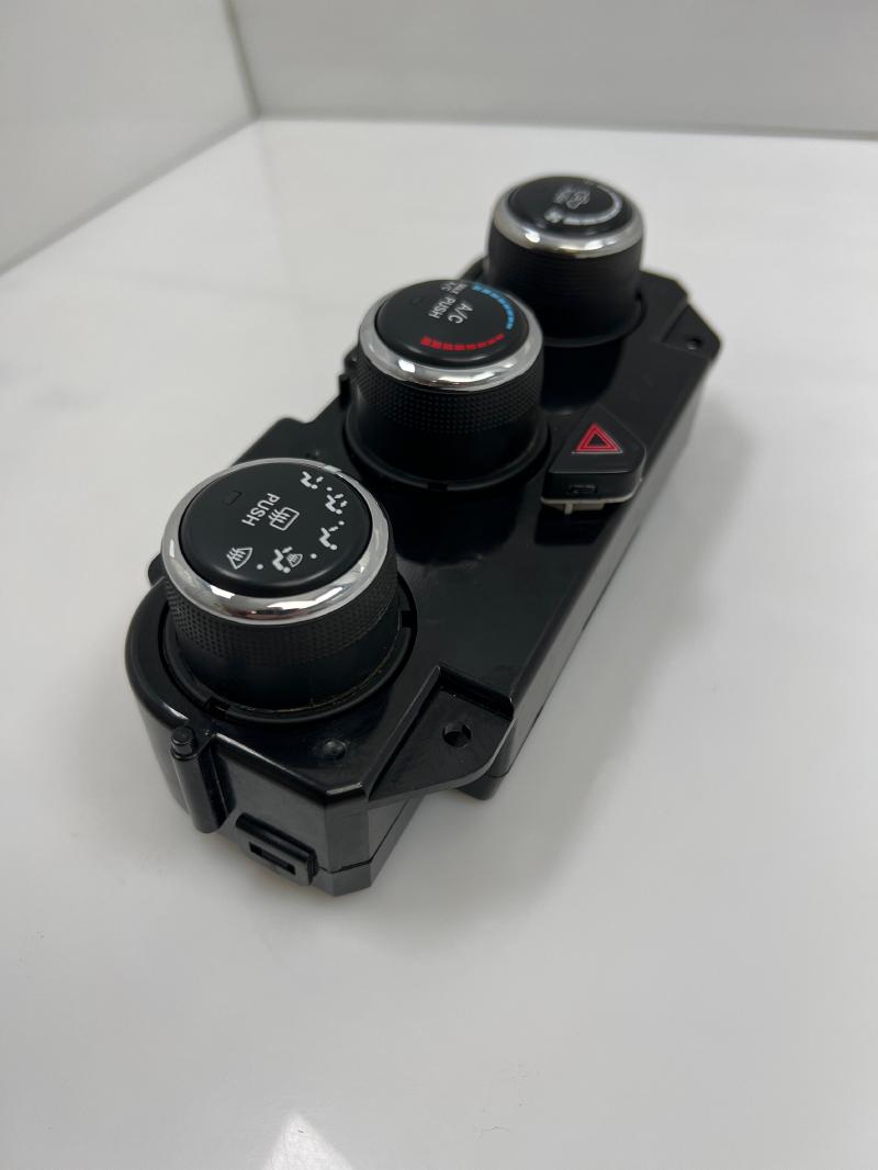 2015 - 2018 Dodge Ram 1500 Temperature Climate Controls OEM 68236776AB