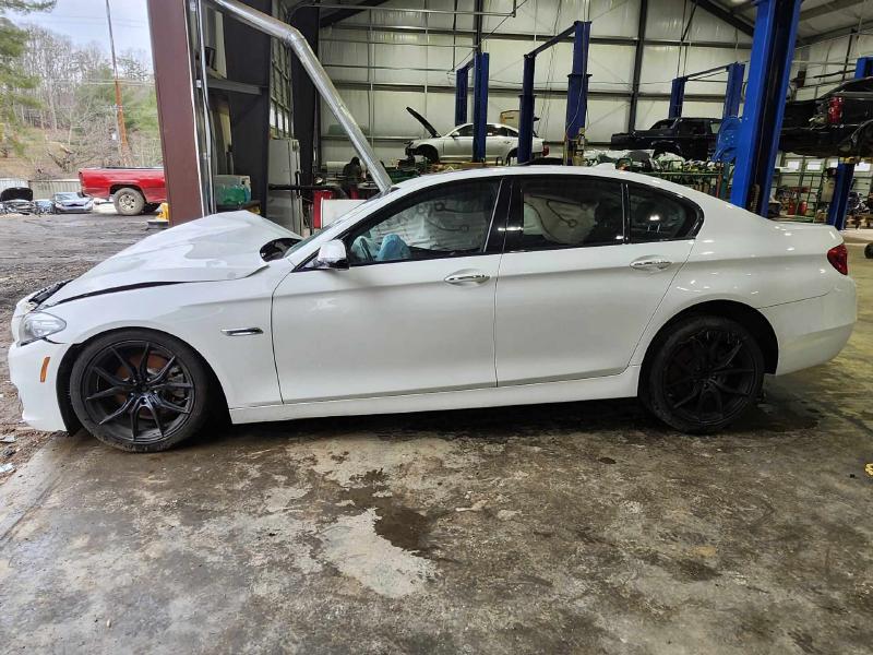 2016 BMW 528I Front Door Regulator
