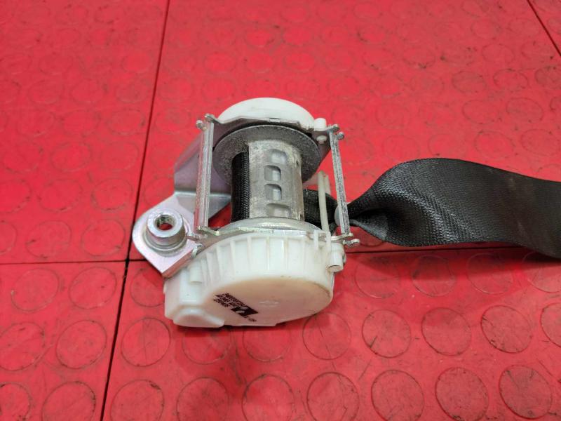 2006 BMW X3 Front Seat Belt
