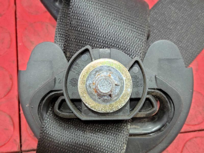 2006 BMW X3 Front Seat Belt