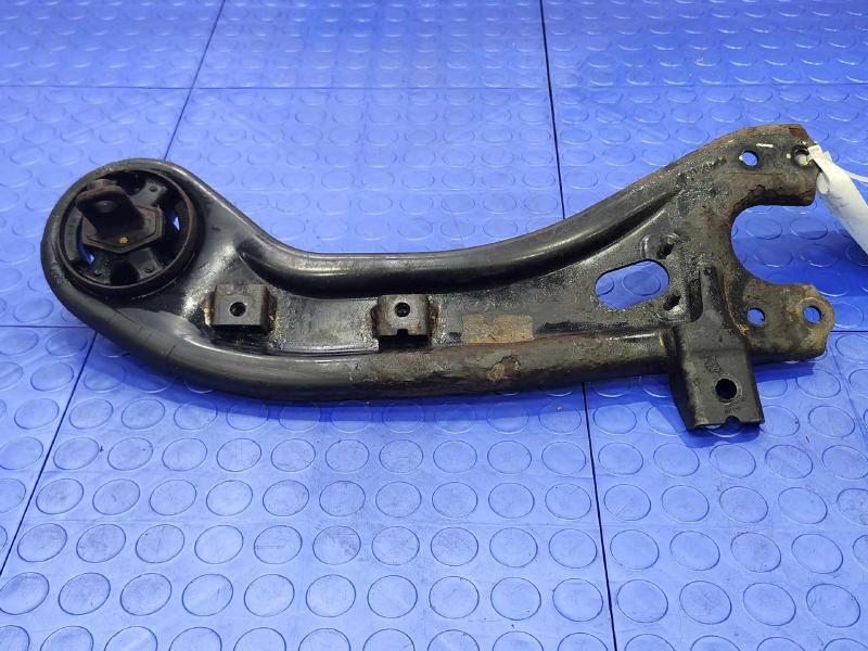 2014 Hyundai Santa Fe Lower Control Arm Rr